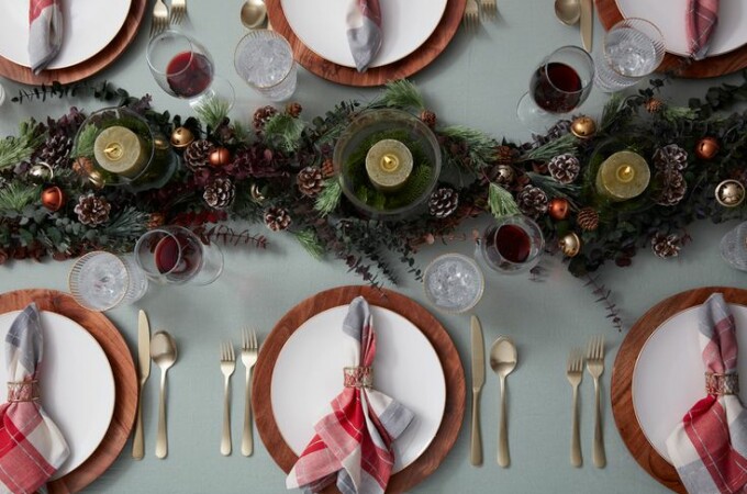 Christmas Tablescaping 1