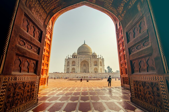 Painting the Taj Mahal